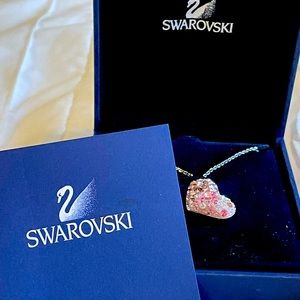 Beautiful pink Swarovski sweetheart necklace